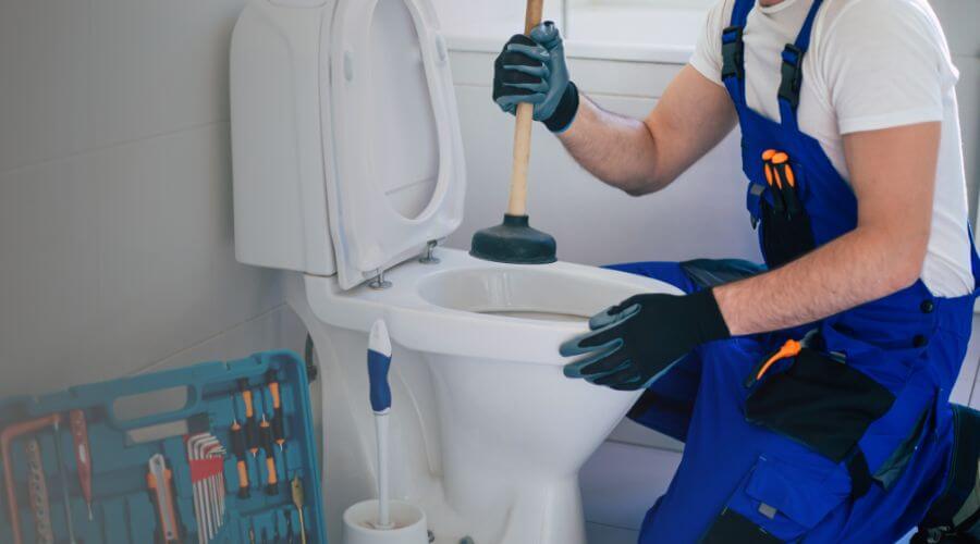 Expert burst pipe repair services in New Lisbon, IN